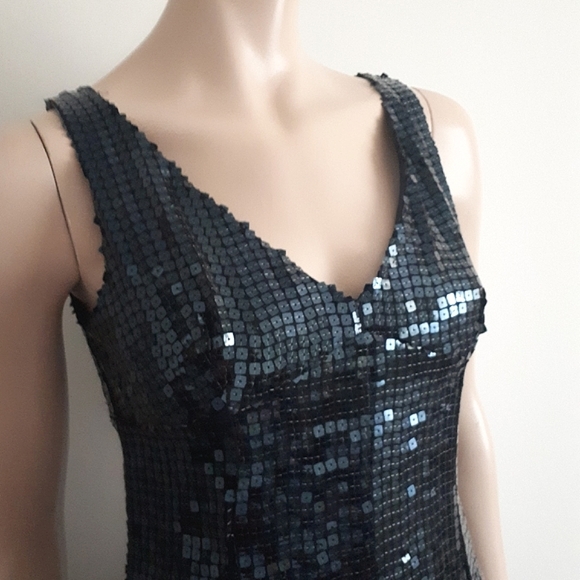 Gio Guerreri | Midnight Blue Sequin Embellished Dress - Picture 5 of 13